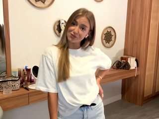 Live webcam model idaroeber on Soda Cams