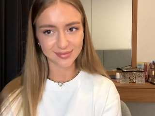 Live webcam model idaroeber on Soda Cams