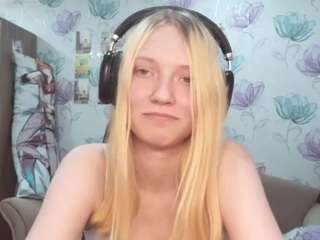 Live webcam model leasharma on Soda Cams