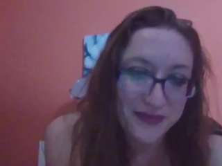 Live webcam model lpounder on Soda Cams