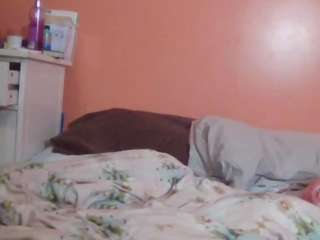 Live webcam model lpounder on Soda Cams