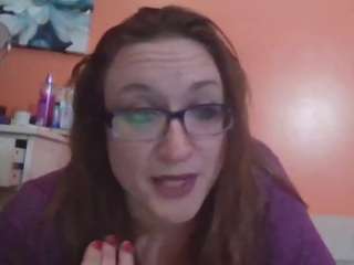 Live webcam model lpounder on Soda Cams