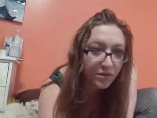 Live webcam model lpounder on Soda Cams