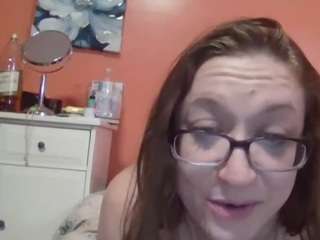 Live webcam model lpounder on Soda Cams