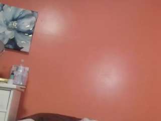 Live webcam model lpounder on Soda Cams