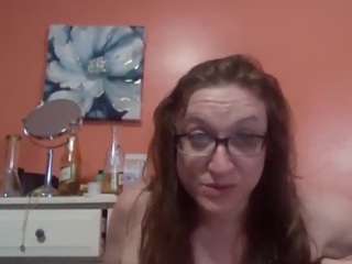 Live webcam model lpounder on Soda Cams