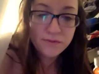 Live webcam model lpounder on Soda Cams