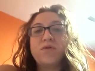 Live webcam model lpounder on Soda Cams