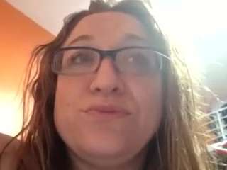 Live webcam model lpounder on Soda Cams