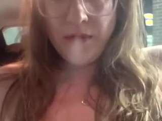 Live webcam model lpounder on Soda Cams