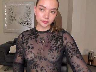 Live webcam model haleygreen1 on Soda Cams