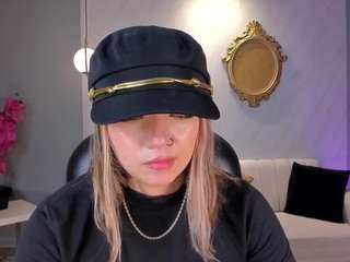 le modèle haleygreen1 est en webcam porno dans un show sur le site camsoda, il possède les tags suivants: blowjob,brown eyes,young adult,toys,teen 18,tattoos,striptease,sexting,normal,no smoking,no drinking,moaning,lovense,handjob,foot fetish,doggy style,blonde hair,hd,small tits