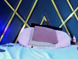 Live webcam model madiison-grey on Soda Cams