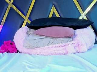 Live webcam model madiison-grey on Soda Cams