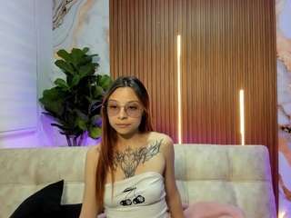 Live webcam model nickiereed on Soda Cams