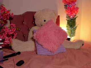 nickiereed's CamSoda show and profile