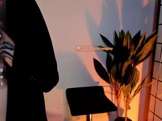 nickiereed live cam profile