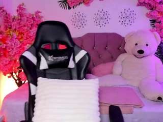 le modèle nickiereed est en webcam porno dans un show sur le site camsoda, il possède les tags suivants: ass,naked,toys,tattoos,squirter,skinny,sexy,red hair,cowgirl,natural,lovense,lingerie,hairy pussy,full nudity,fingering,erotic dance,dildo or vibrator,deepthroat,college,hd