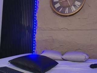 sabrina-grace's CamSoda show and profile