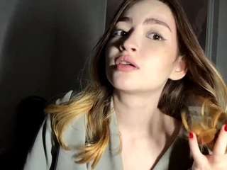 SadeSurrey live cam preview