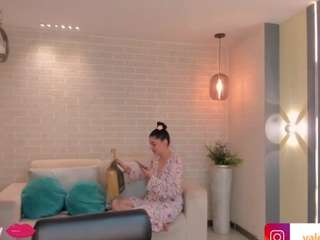 Live webcam model valeriarossi on Soda Cams