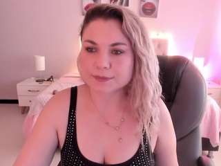 violeta-hotter Live Webcam on CamSoda