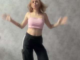 Caroline live cam preview