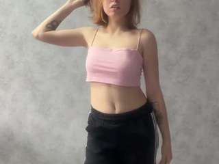 Caroline live cam preview