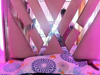 anisha-zambrano webcam