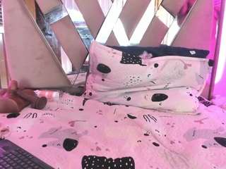 anisha-zambrano webcam