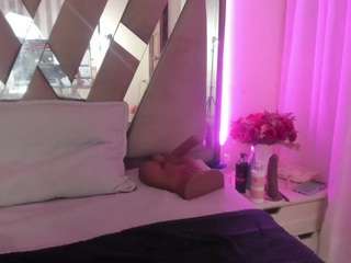 anisha-zambrano webcam