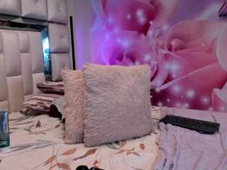anisha-zambrano live cam