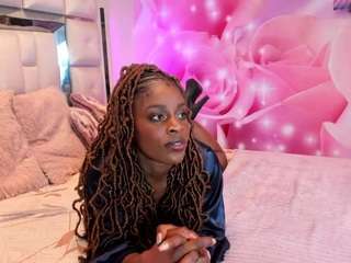 anisha-zambrano's live room