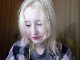 Live webcam model corrinebeshears on Soda Cams