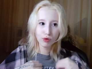 Live webcam model corrinebeshears on Soda Cams