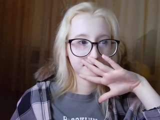 Live webcam model corrinebeshears on Soda Cams