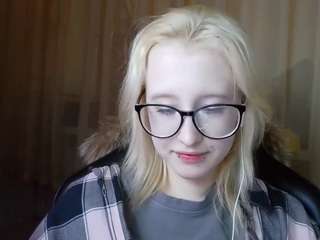 Live webcam model corrinebeshears on Soda Cams