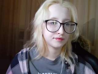 Live webcam model corrinebeshears on Soda Cams