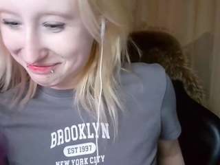 Live webcam model corrinebeshears on Soda Cams