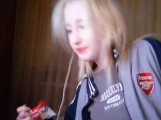 Live webcam model corrinebeshears on Soda Cams