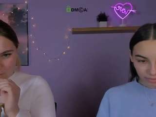  dina-bloom chat room