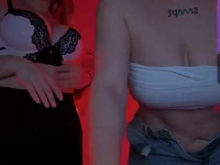 Live webcam model dina-bloom on Soda Cams