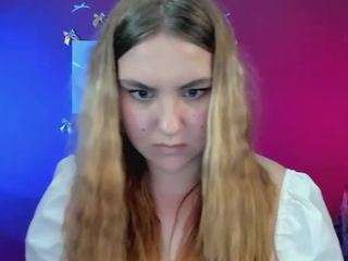 dina-bloom Live Webcam on CamSoda