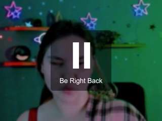 dina-bloom's CamSoda show and profile