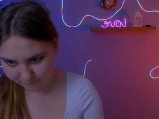 dina-bloom Live Webcam on CamSoda