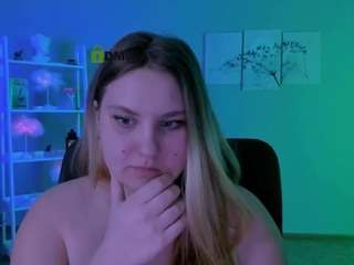 dina-bloom live cam profile