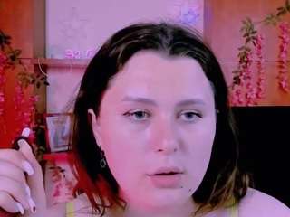 dina-bloom's live room