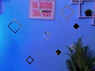 dina-bloom