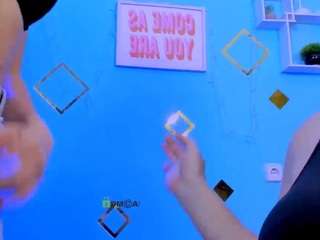 dina-bloom