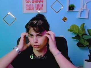 dina-bloom live webcam show